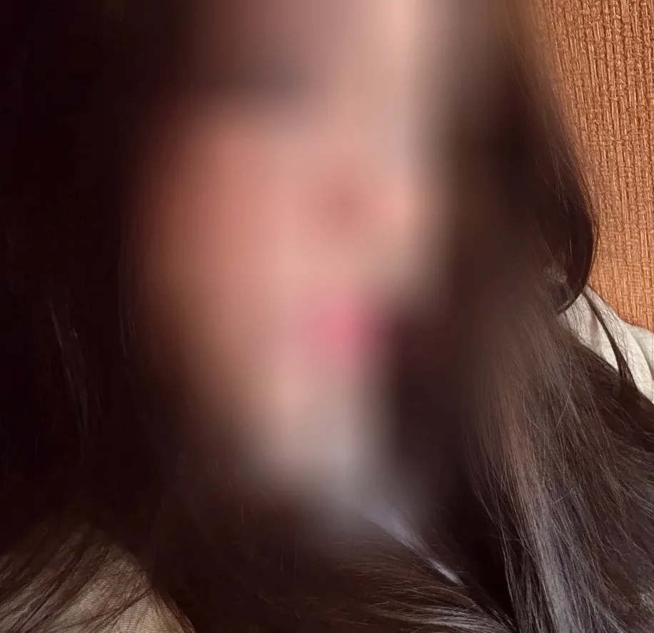 Isabel, 20