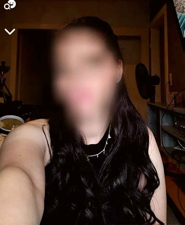 Linda, 24