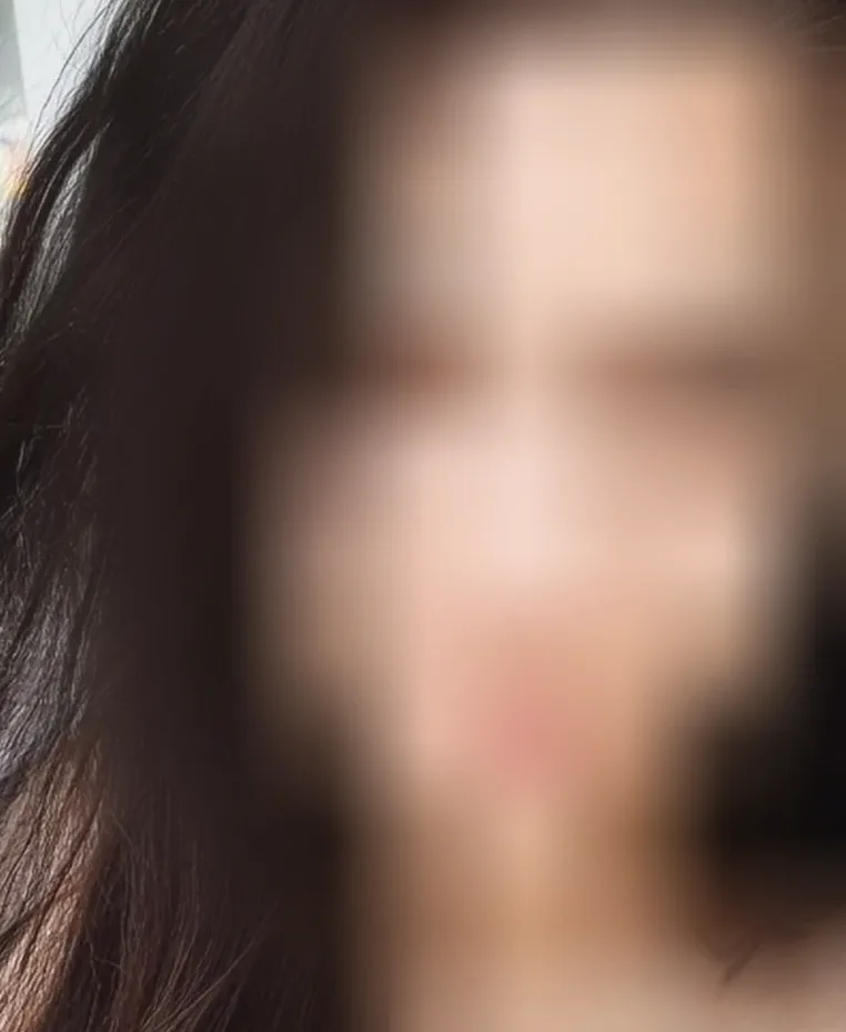 Nikki, 28