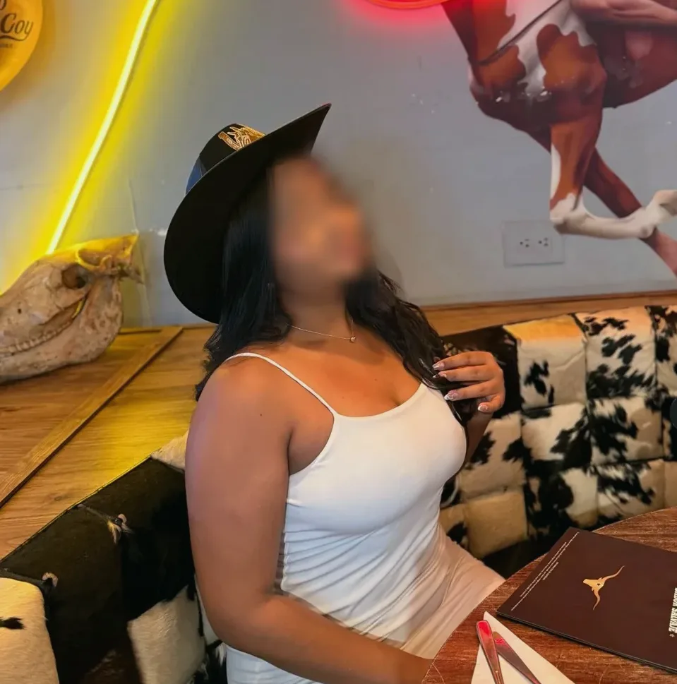 Sofie, 22